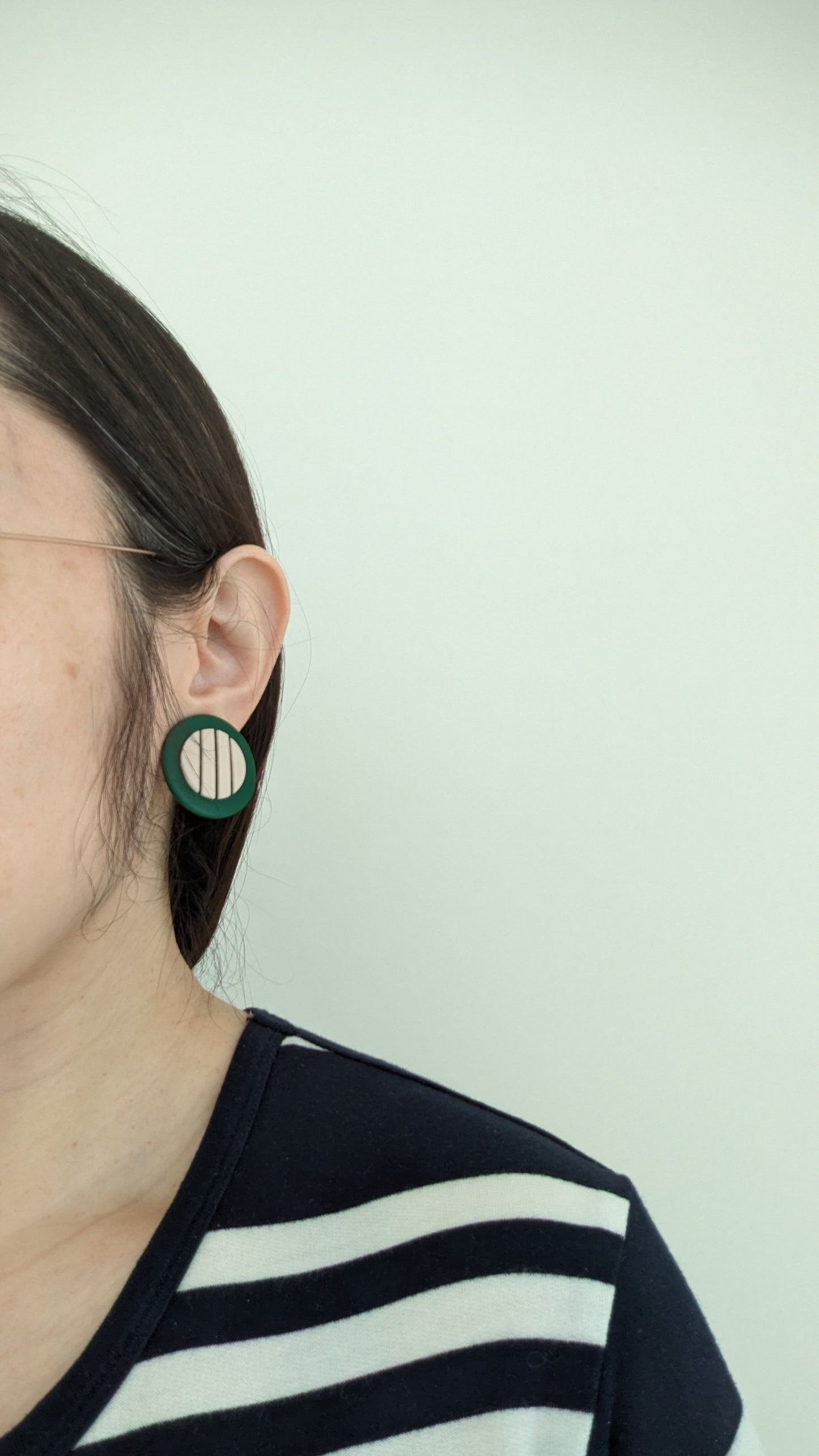 Linear Illusion Circle Earrings